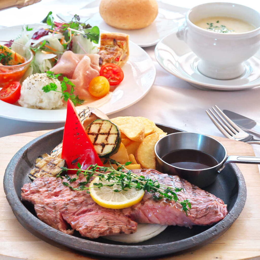 熱々グリルビーフステーキランチ　～ガーリックソース～