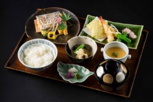 法事 陰膳
