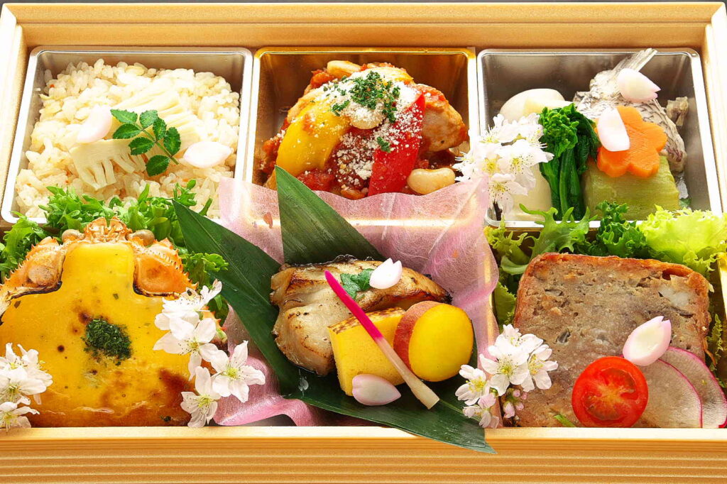 桜花折衷弁当 ジャルディーノ