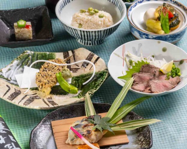 お昼の特別会席『華 hana』