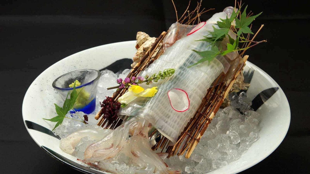 活き烏賊姿造り