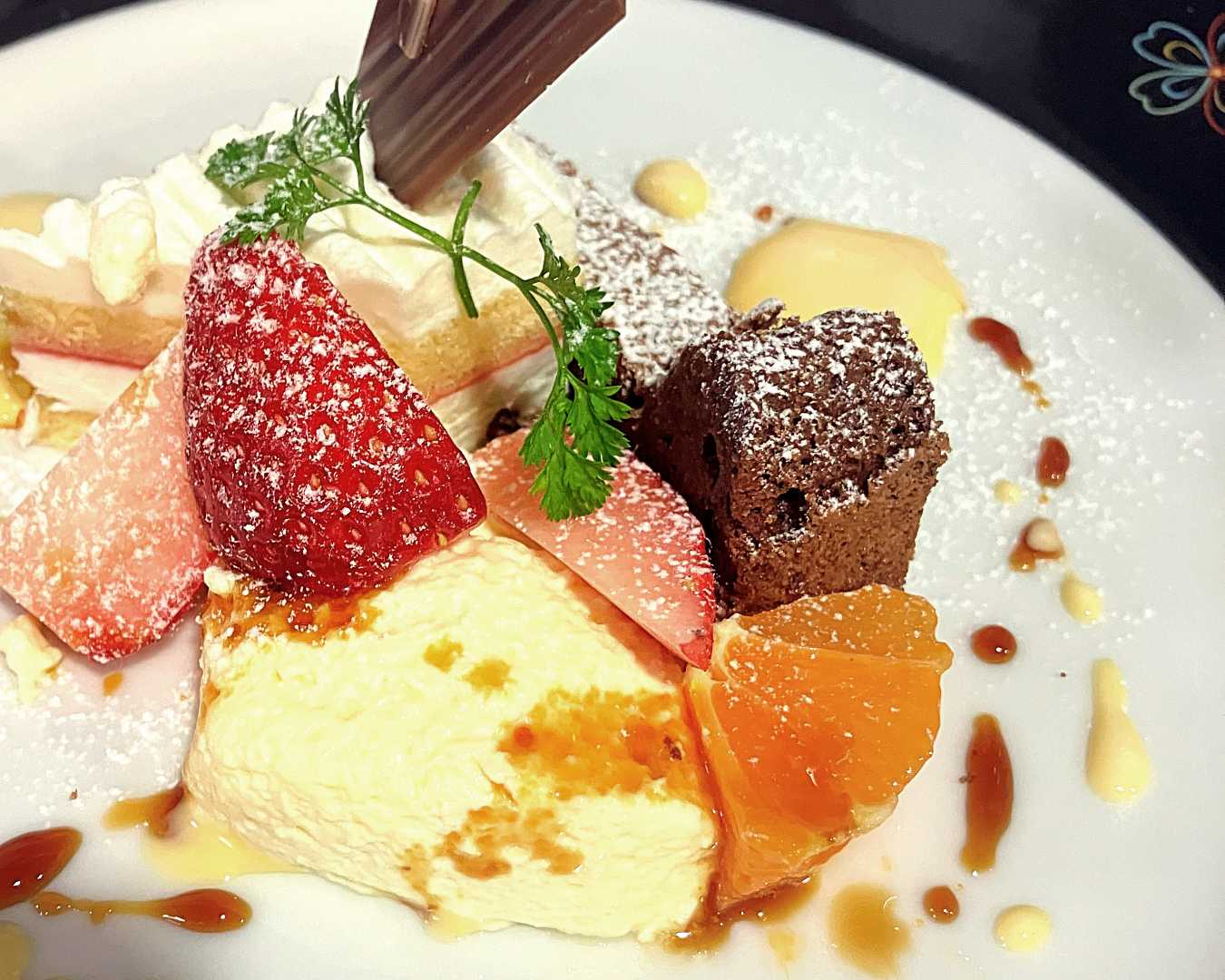 【ドルチェ】チョコレートのトルタ、クリームチーズのムース、苺のトルタ＜オッティモ＞