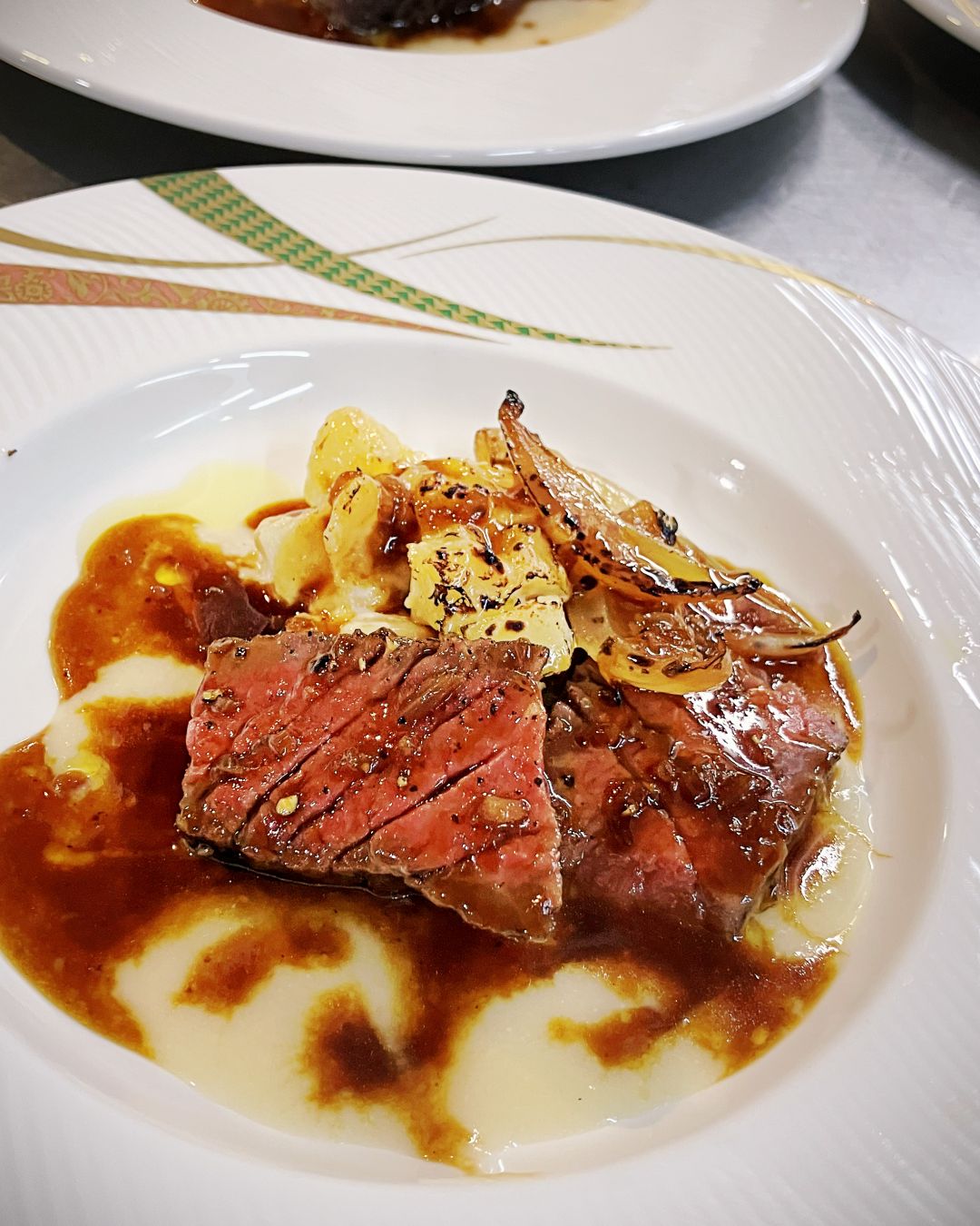 国産牛内もも肉のステーキ<おまかせ¥8000>