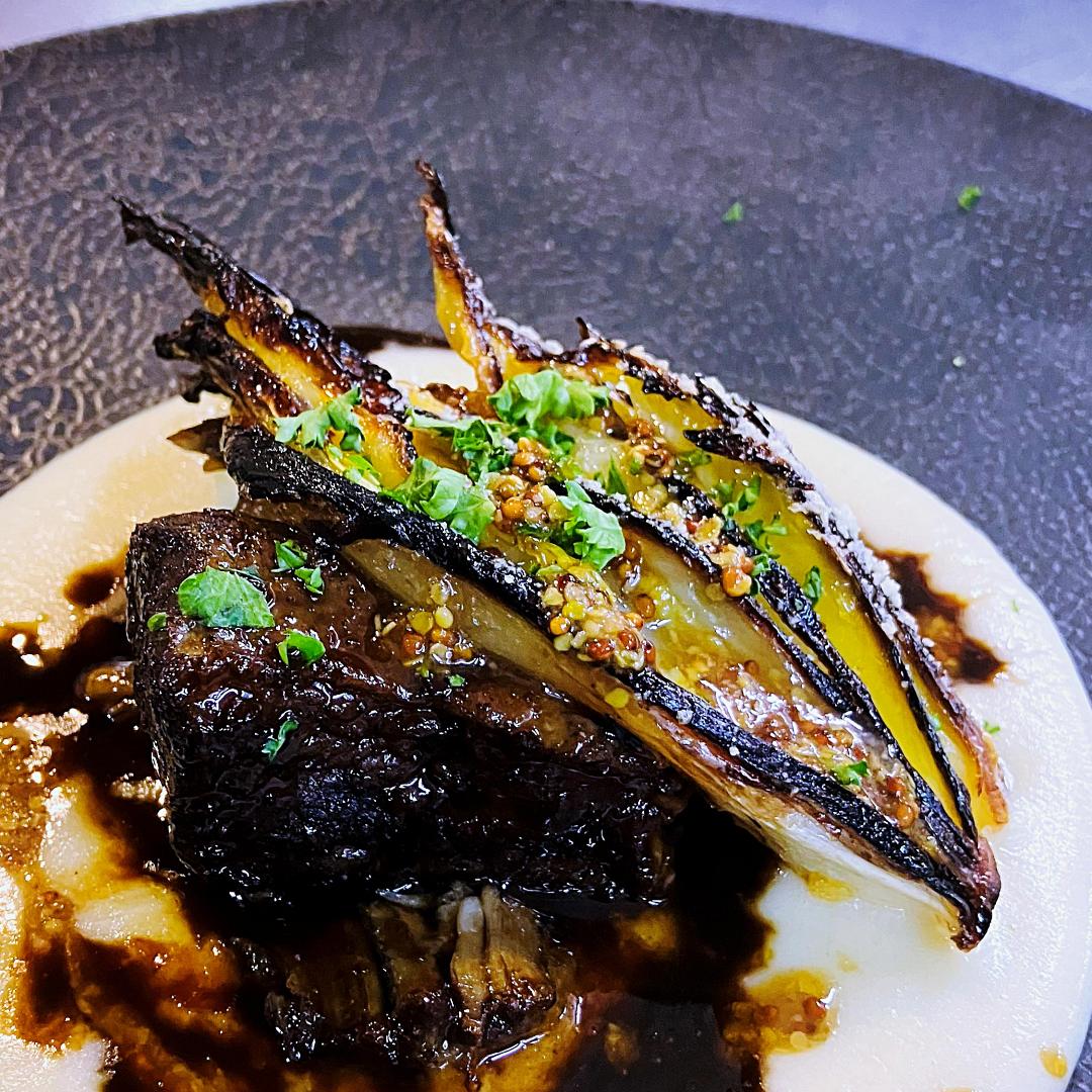 糸島雷山ポークの赤ワイン煮込と白菜のロースト シェフおまかせコース