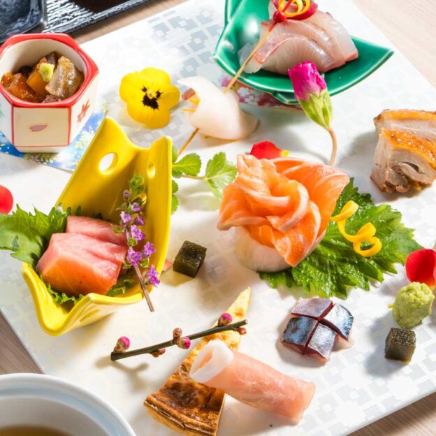 ＜和洋折衷 花弁会席＞